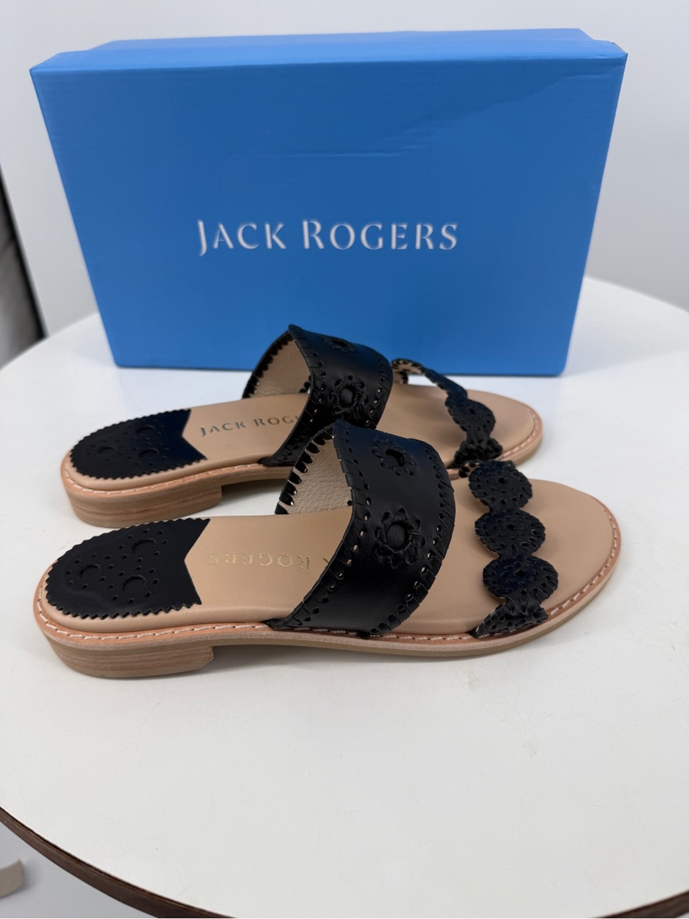 Jack Rogers Black Caroline Flat Whipstitch Leather Sandals NIB Size 7.5